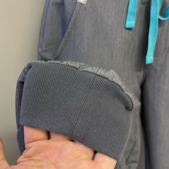 FIGS Heather Grey High Waisted Jogger Medical Scrub Pull-On Cargo Pant-XS - Picture 3 of 16